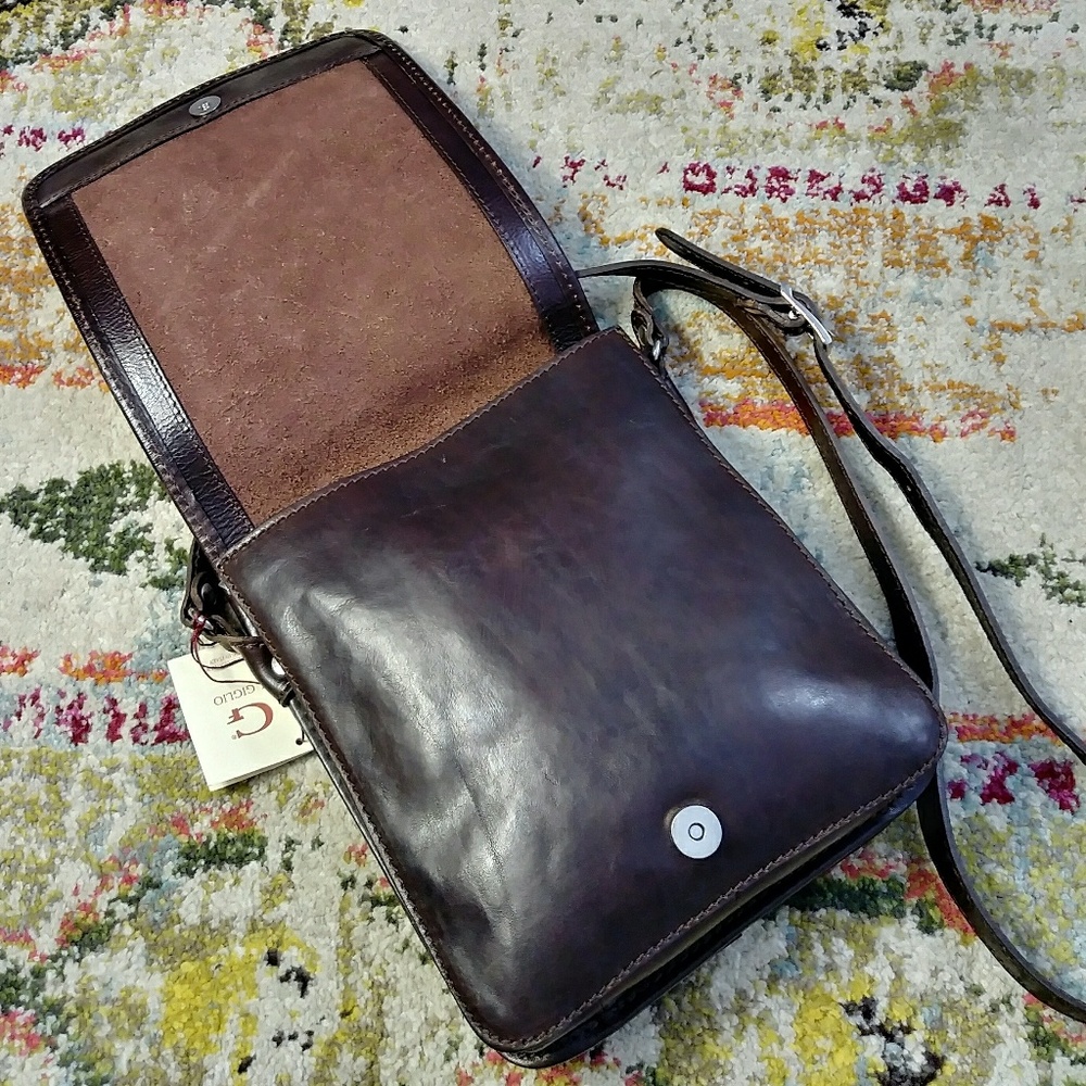 New✨ IL GIGLIO Leather Crossbody